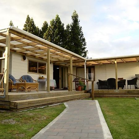 Tony'S Lodge Turangi Luaran gambar